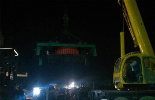 油冷電磁自卸除鐵器，湖南油冷自卸式電磁除鐵器工作視頻_國(guó)家標(biāo)準(zhǔn)_湖南油冷自卸式電磁除鐵器廠家訂做配電箱型號(hào) 